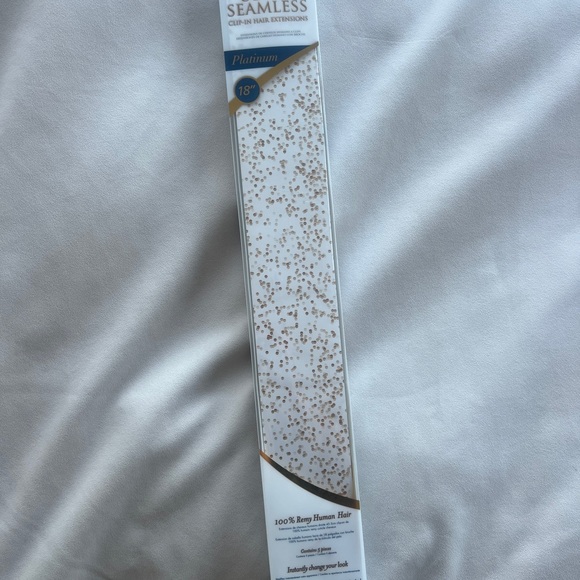 Platinum Hair Extensions 18 inch - Picture 5 of 5